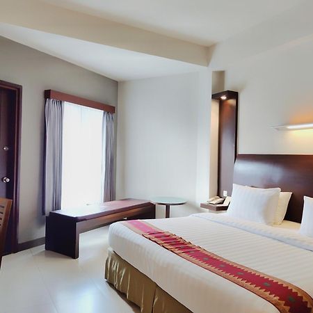 מטאראם Lombok Garden Hotel מראה חיצוני תמונה